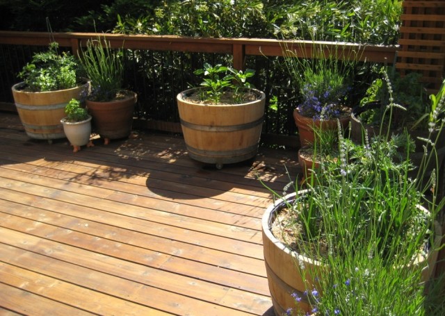 Whiskey store barrel planter