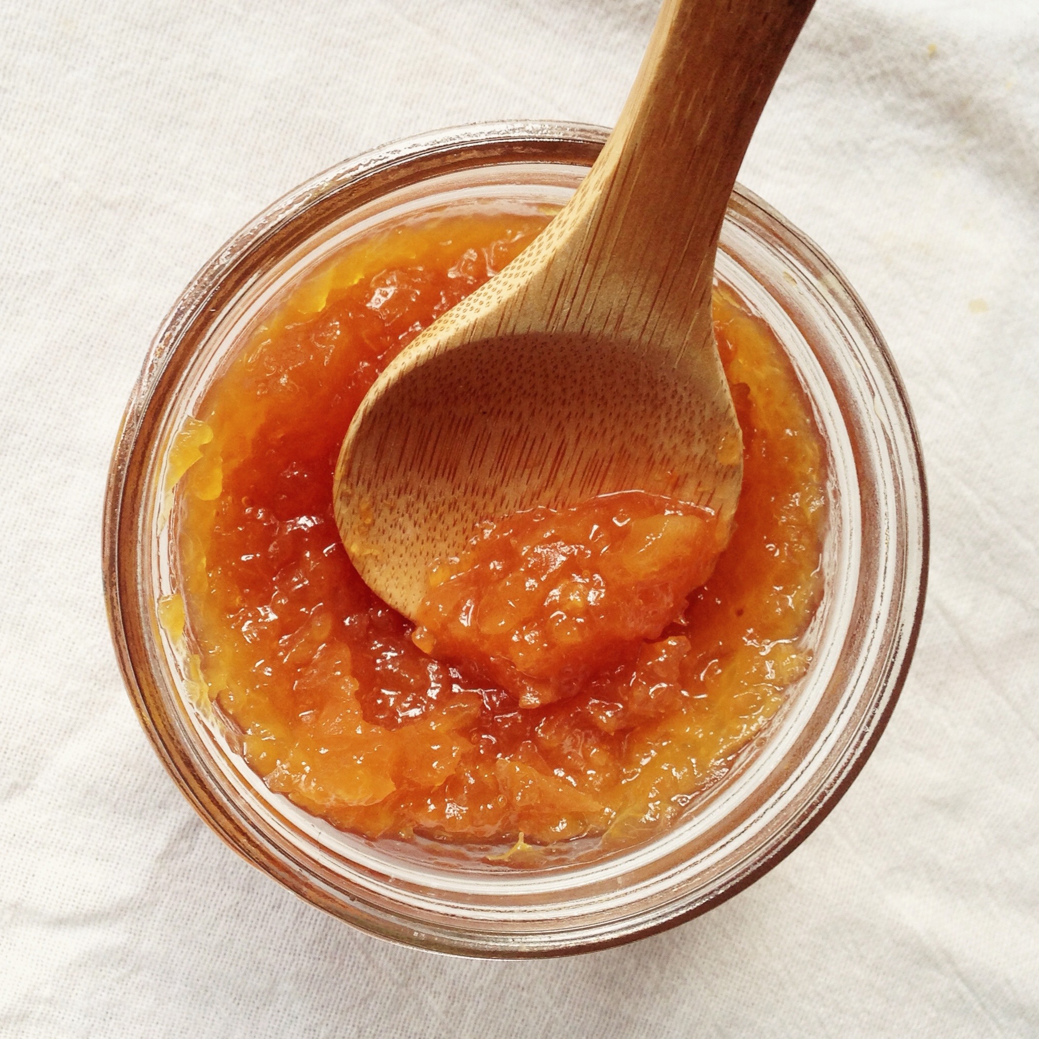 Grapefruit jam or marmalade sweetened with honey